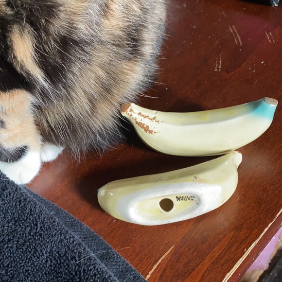 Vtg banana Salt and Pepper Shakers - Picture 3 of 4